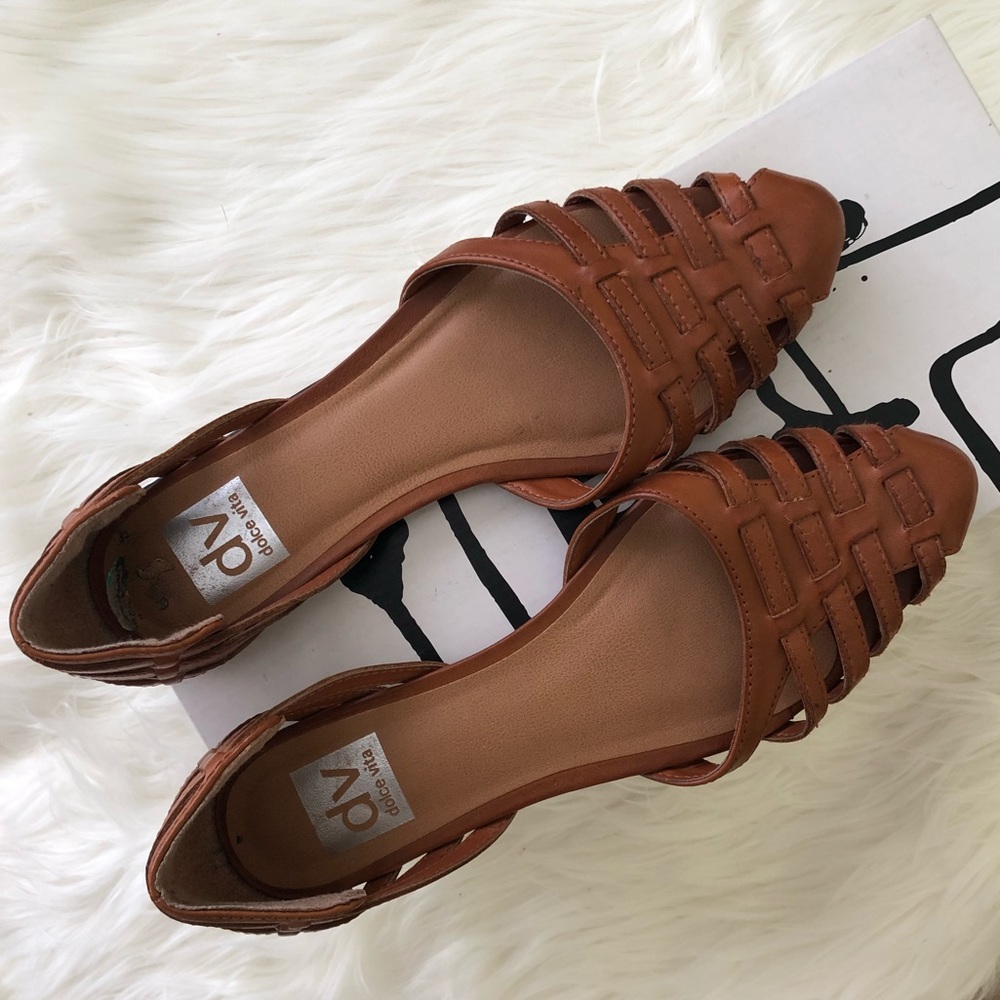 LIKE NEW 🌸 DOLCE VITA BROWN IXTAPA SLIP ONS FLATS